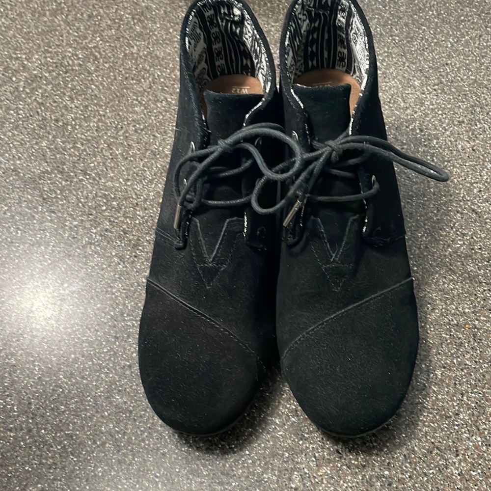 TOMS Dessert Wedge Boots